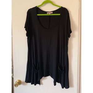 Black asymmetric T-shirt with pocket details